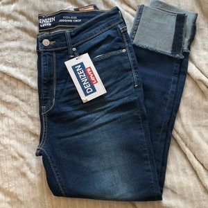 Levi’s Denizen Crop Jeggings